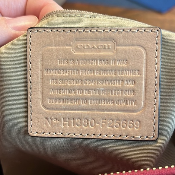 Coach Peyton Leather Jordan Double Zip Carryall - Picture 13 of 16